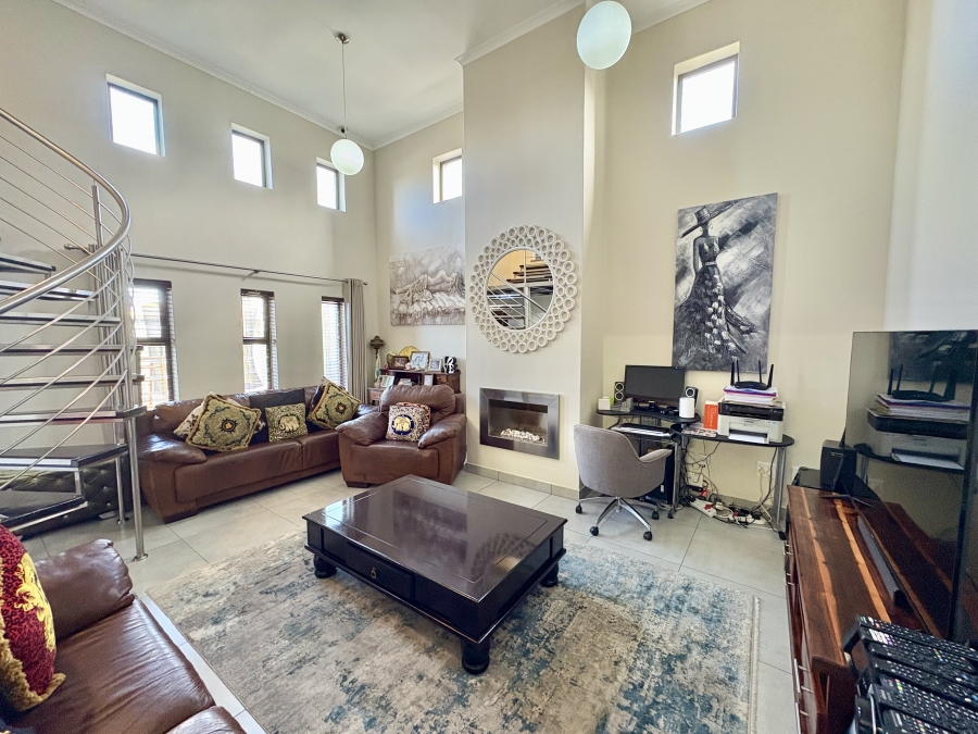 5 Bedroom Property for Sale in Parklands North Western Cape